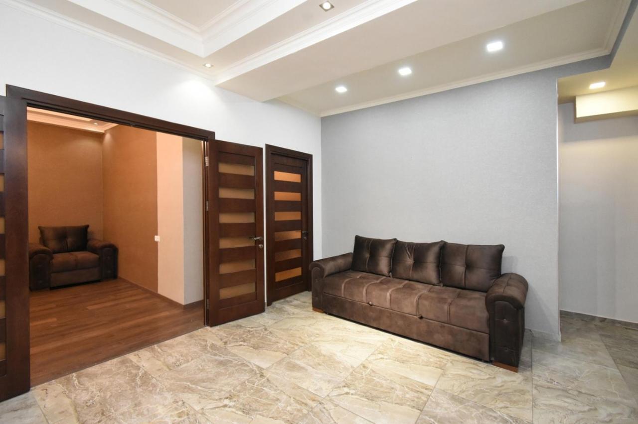 Malibu Apartment Ереван Екстериор снимка