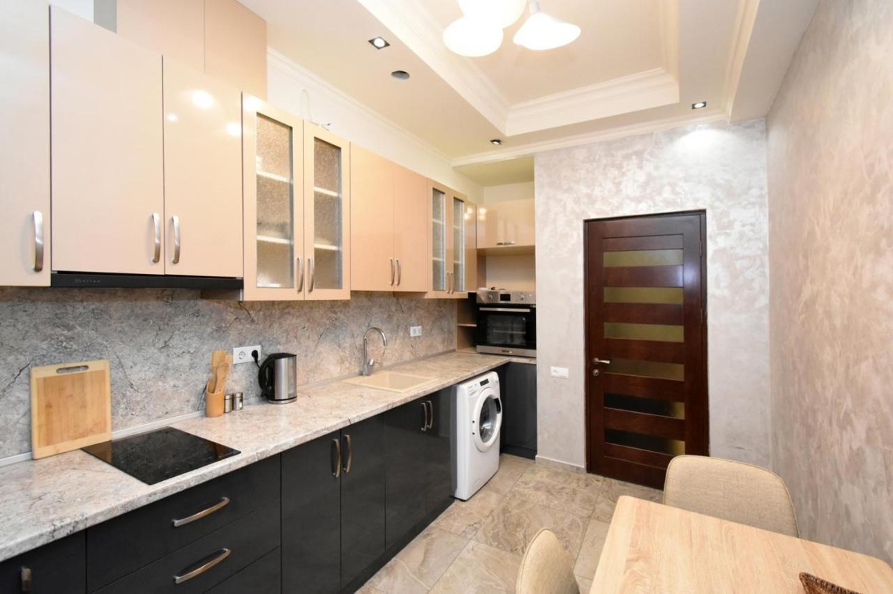 Malibu Apartment Ереван Екстериор снимка