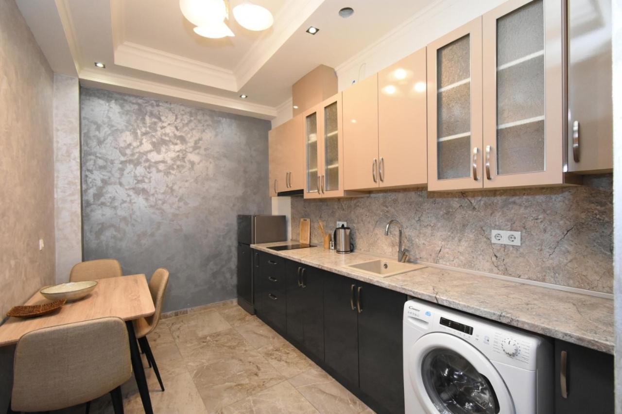 Malibu Apartment Ереван Екстериор снимка