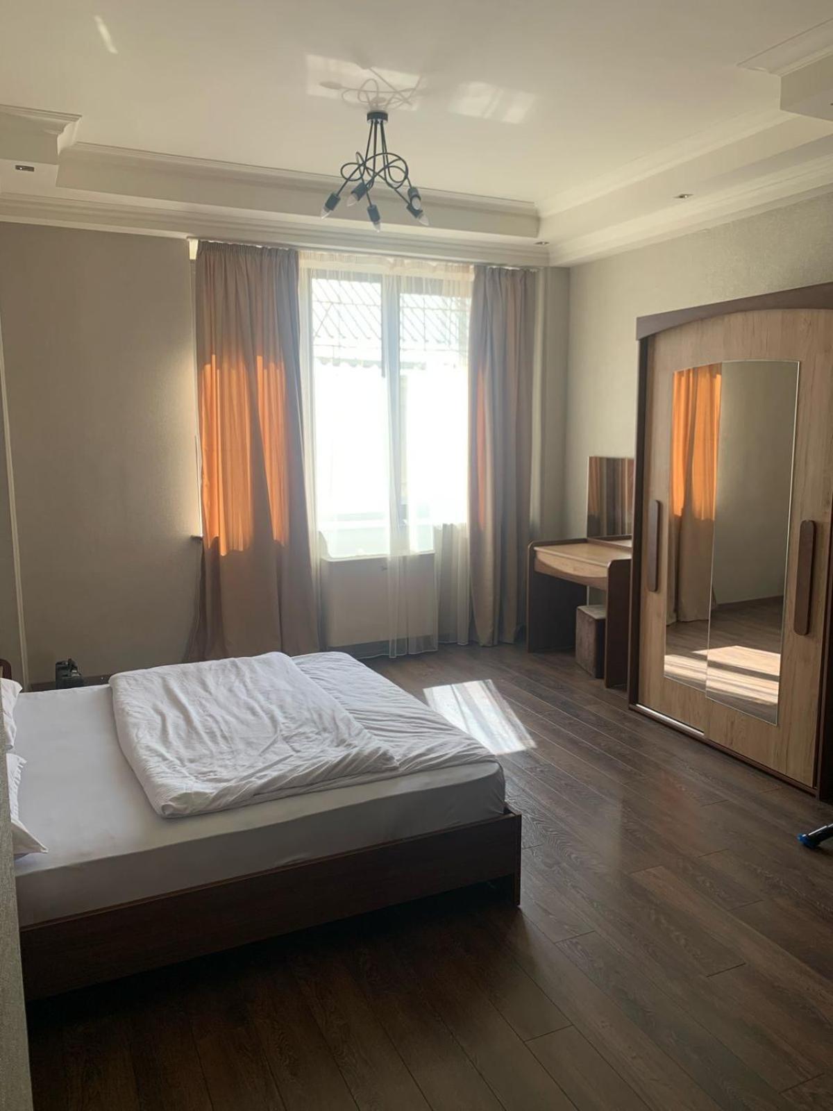 Malibu Apartment Ереван Екстериор снимка