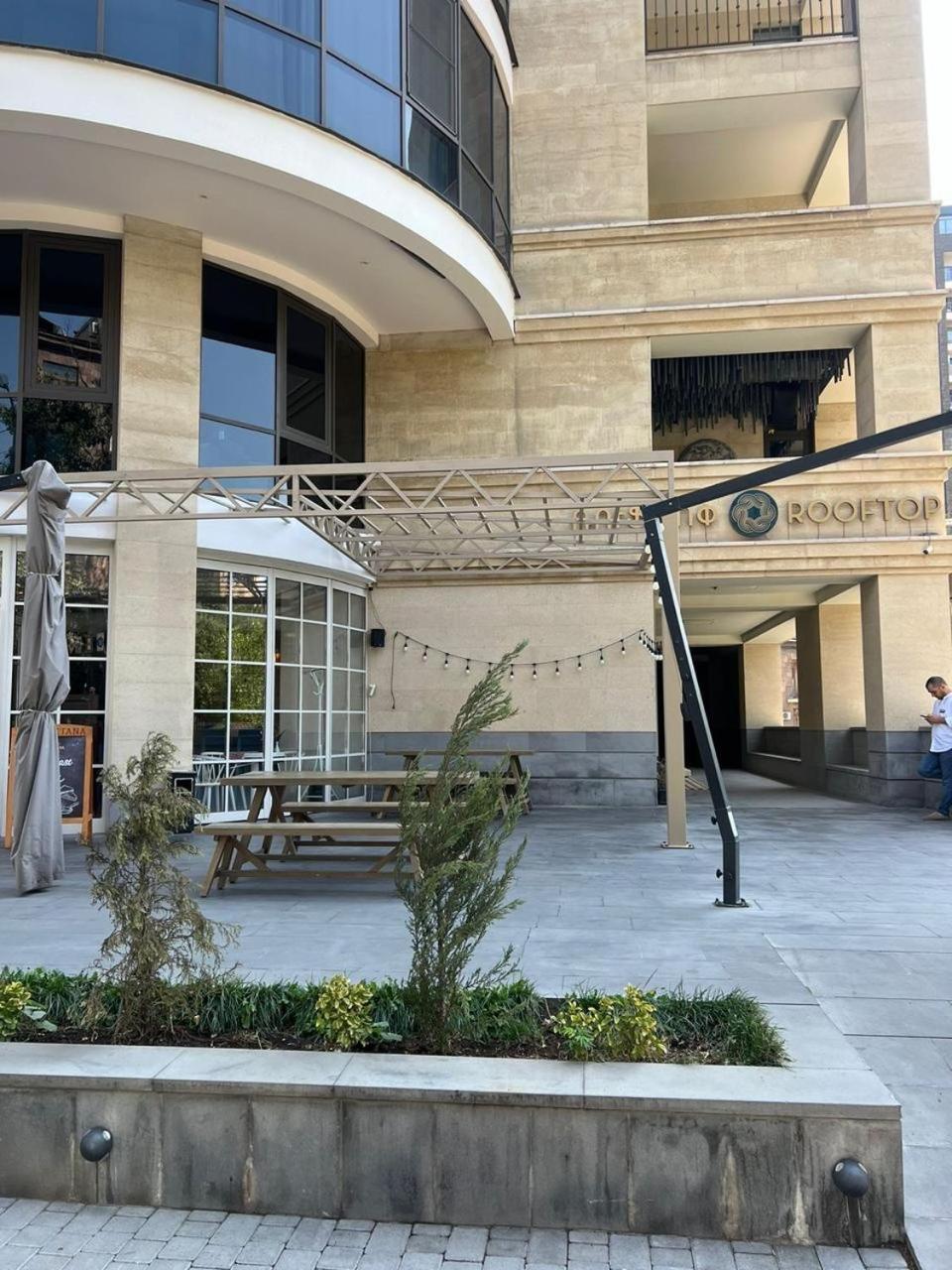 Malibu Apartment Ереван Екстериор снимка